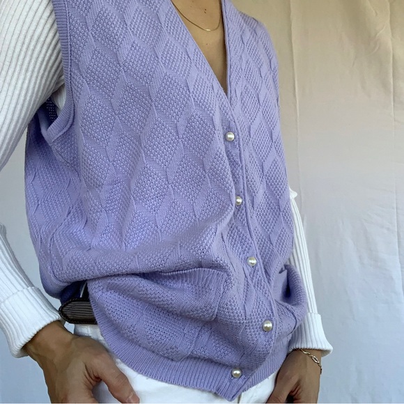 SOLD ❌ Knitted vest vintage pearl buttons size M light purple - Picture 6 of 16
